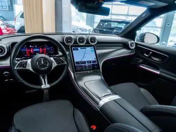 Mercedes-Benz GLC 300 e 4MATIC • 2.0 •  Off-Roader  • Benzin