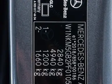 Mercedes-Benz GLC 300 e 4MATIC • 2.0 •  Off-Roader  • Benzin