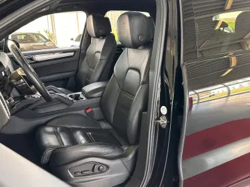 Porsche Cayenne Platinum Edition PANO BOSE