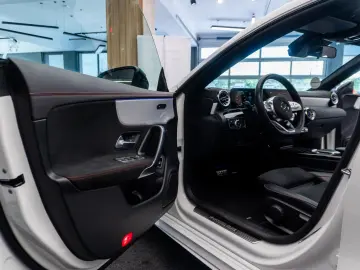 Mercedes-Benz CLA 250e AMG Line Full LED Trapa Leasing Rate