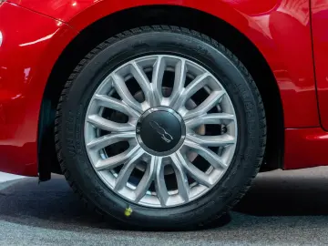 Fiat 500 • 0.9 TwinAir 80 CP • Automată • Bi-Xenon  • 2015