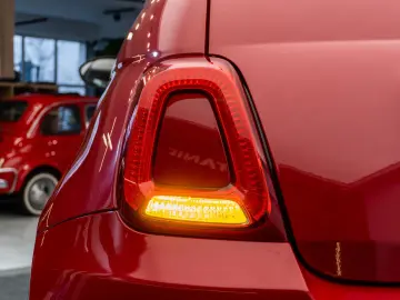 Fiat 500 • 0.9 TwinAir 80 CP • Automată • Bi-Xenon  • 2015