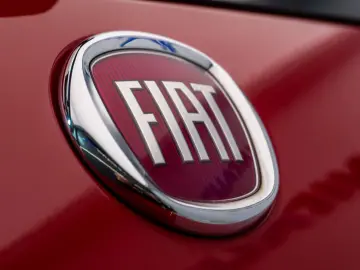 Fiat 500 • 0.9 TwinAir 80 CP • Automată • Bi-Xenon  • 2015