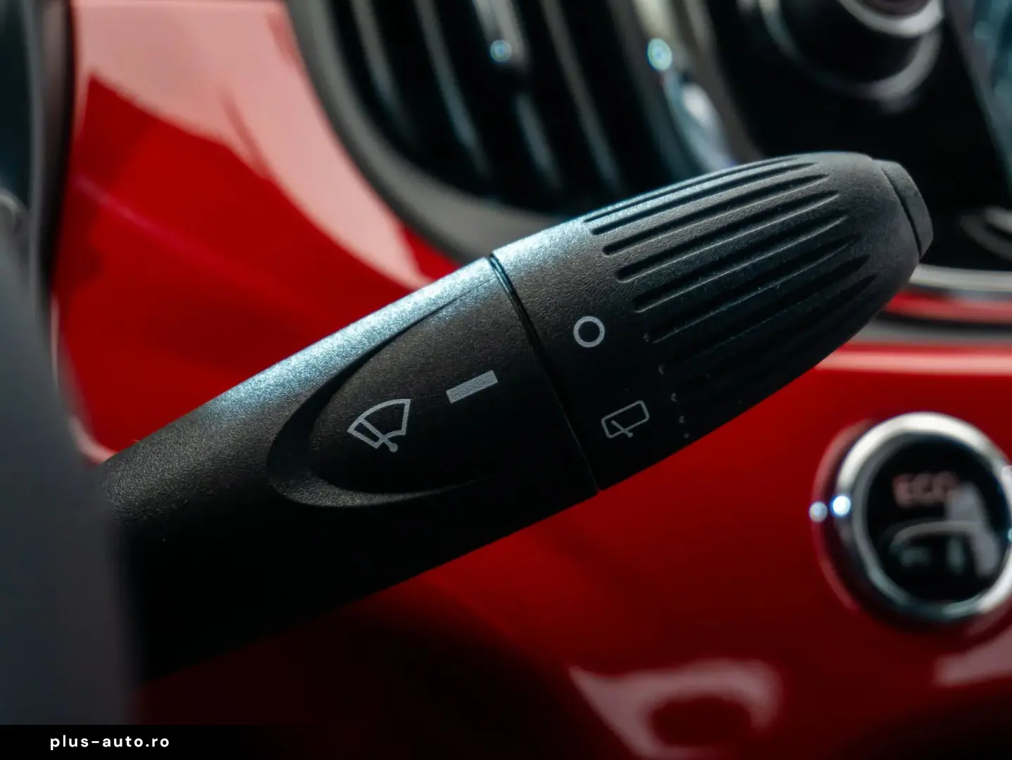 Fiat 500 • 0.9 TwinAir 80 CP • Automată • Bi-Xenon  • 2015