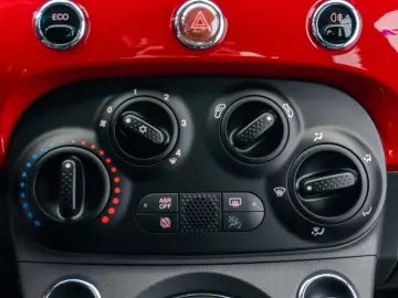 Fiat 500 • 0.9 TwinAir 80 CP • Automată • Bi-Xenon  • 2015