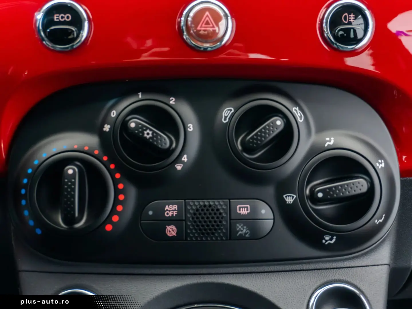 Fiat 500 • 0.9 TwinAir 80 CP • Automată • Bi-Xenon  • 2015