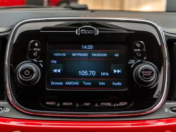 Fiat 500 • 0.9 TwinAir 80 CP • Automată • Bi-Xenon  • 2015