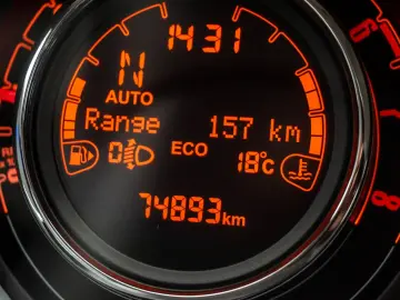 Fiat 500 • 0.9 TwinAir 80 CP • Automată • Bi-Xenon  • 2015