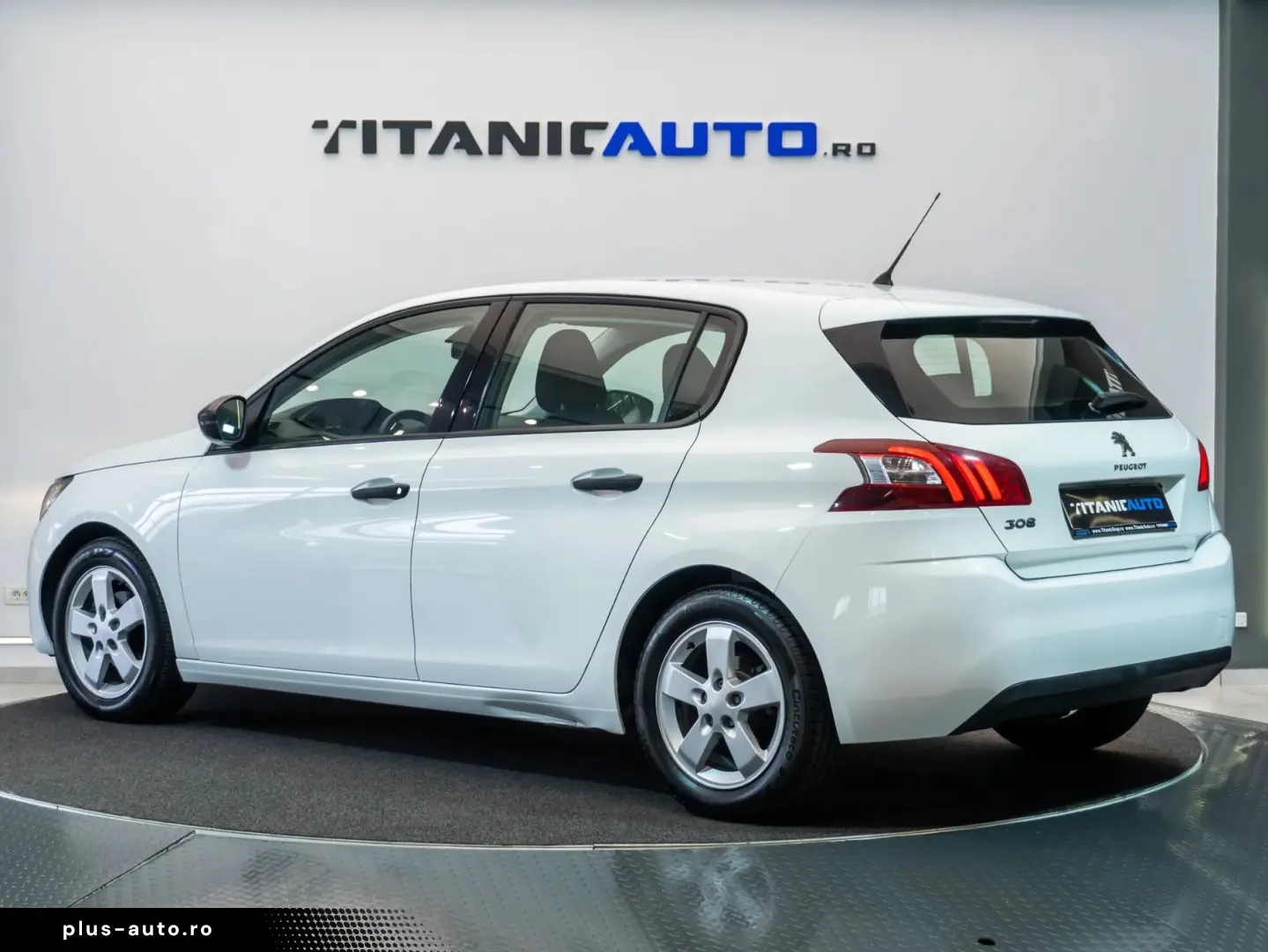 Peugeot 308 1.2 VTi Active Multimedia   AUX   Bluetooth   CD