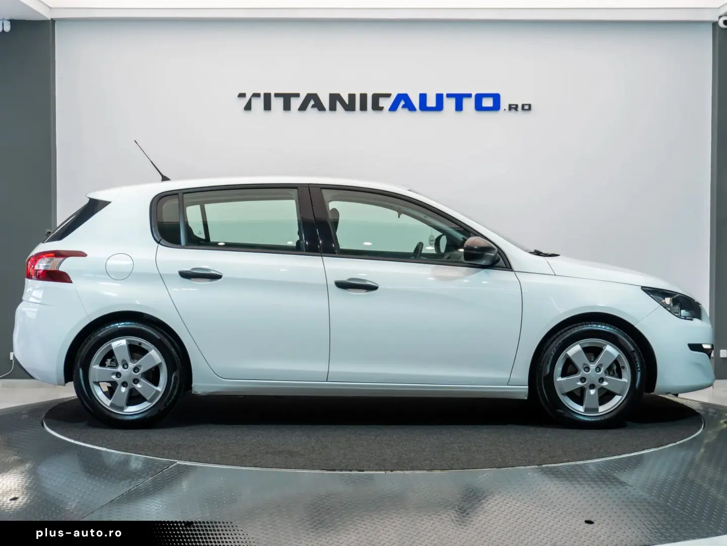 Peugeot 308 1.2 VTi Active Multimedia   AUX   Bluetooth   CD