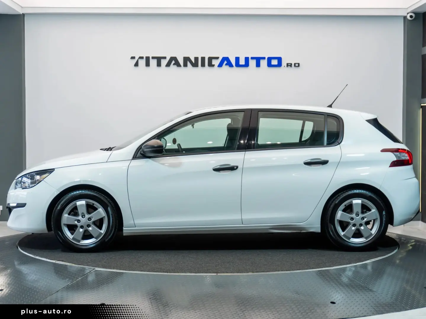 Peugeot 308 1.2 VTi Active Multimedia   AUX   Bluetooth   CD