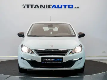 Peugeot 308 1.2 VTi Active Multimedia   AUX   Bluetooth   CD