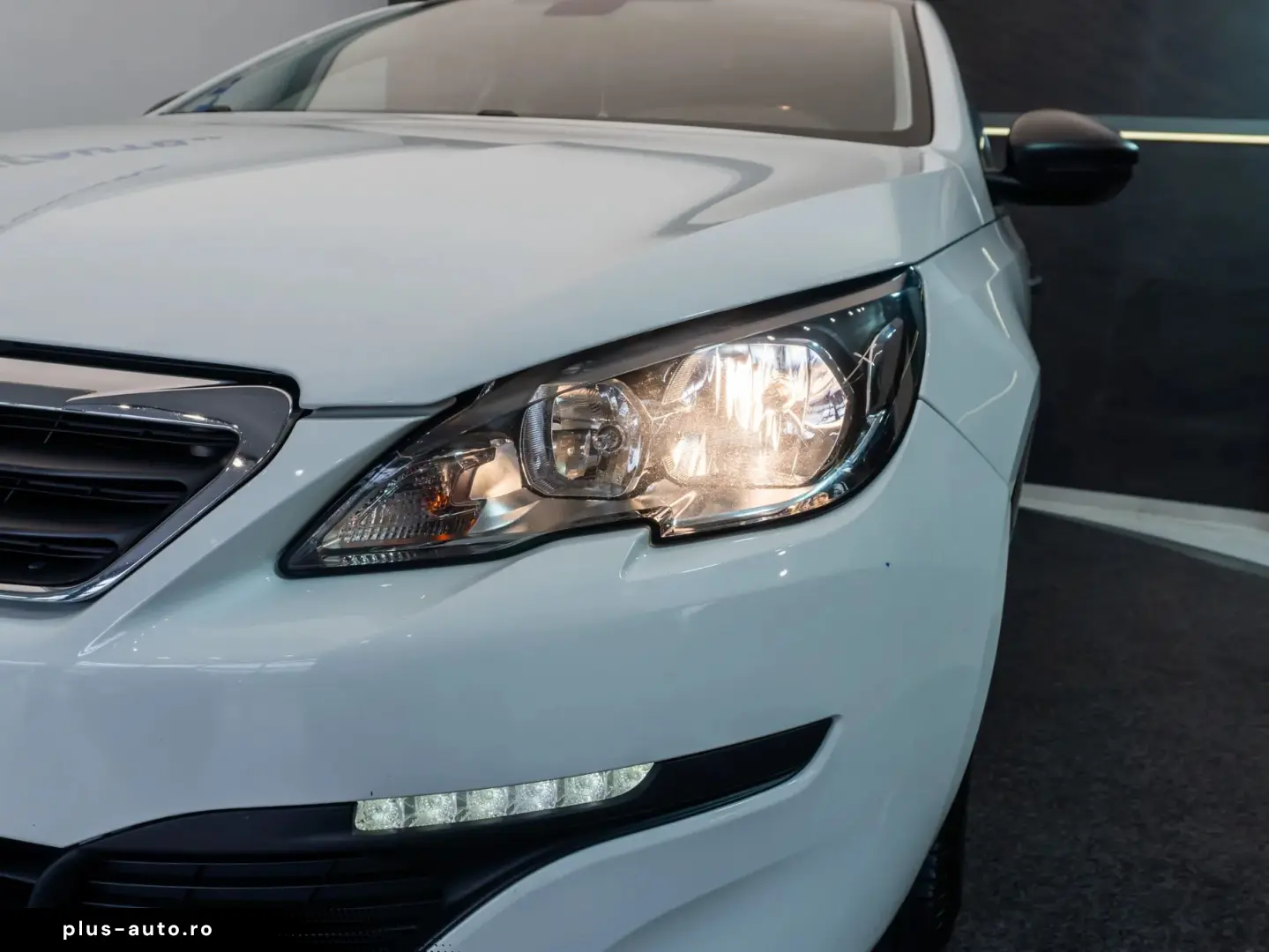 Peugeot 308 1.2 VTi Active Multimedia   AUX   Bluetooth   CD