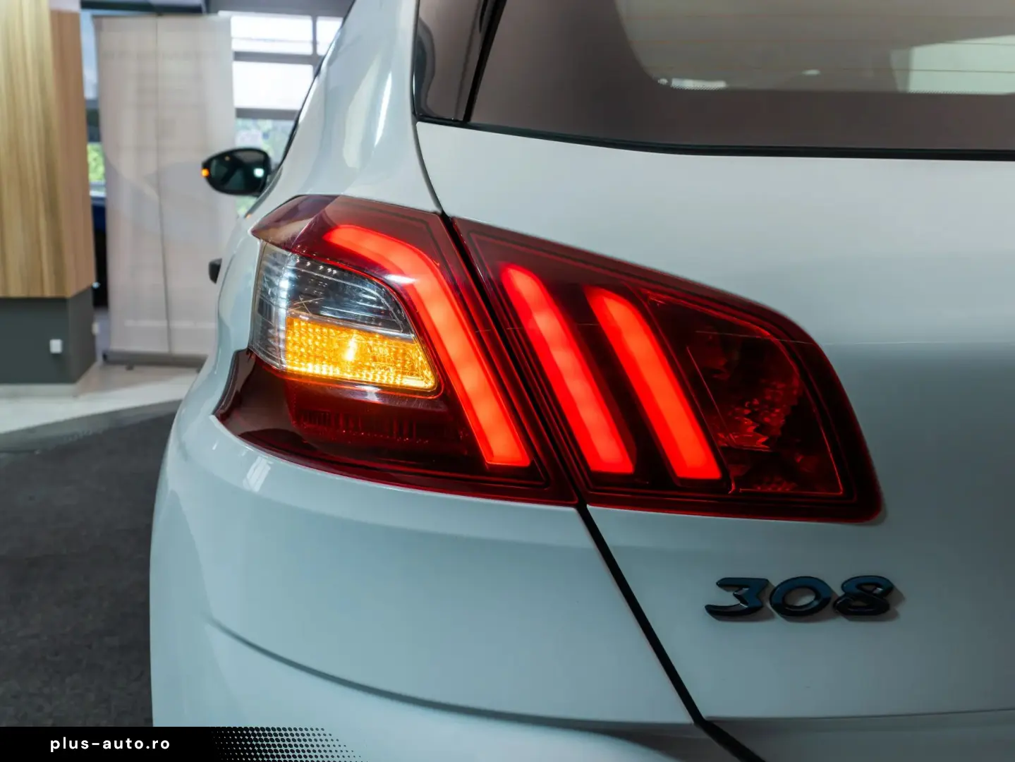 Peugeot 308 1.2 VTi Active Multimedia   AUX   Bluetooth   CD