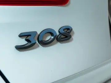 Peugeot 308 1.2 VTi Active Multimedia   AUX   Bluetooth   CD
