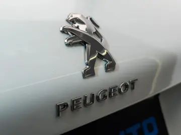 Peugeot 308 1.2 VTi Active Multimedia   AUX   Bluetooth   CD