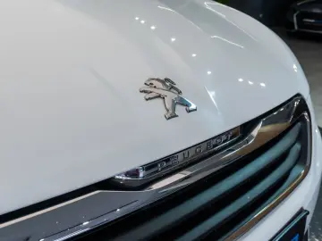 Peugeot 308 1.2 VTi Active Multimedia   AUX   Bluetooth   CD