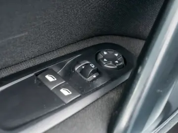 Peugeot 308 1.2 VTi Active Multimedia   AUX   Bluetooth   CD