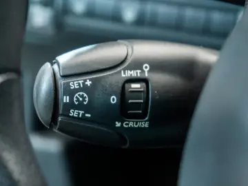 Peugeot 308 1.2 VTi Active Multimedia   AUX   Bluetooth   CD