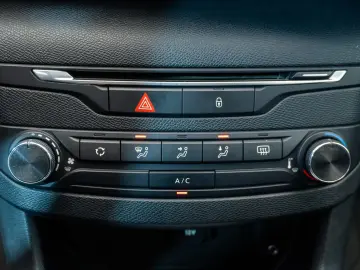 Peugeot 308 1.2 VTi Active Multimedia   AUX   Bluetooth   CD