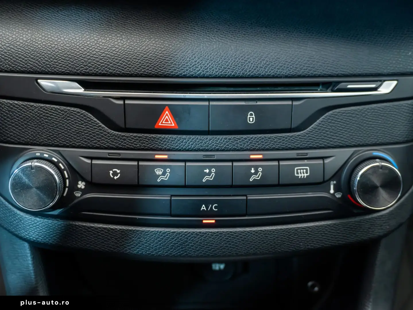 Peugeot 308 1.2 VTi Active Multimedia   AUX   Bluetooth   CD