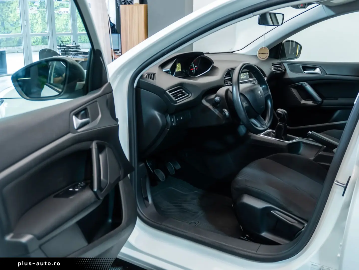 Peugeot 308 1.2 VTi Active Multimedia   AUX   Bluetooth   CD