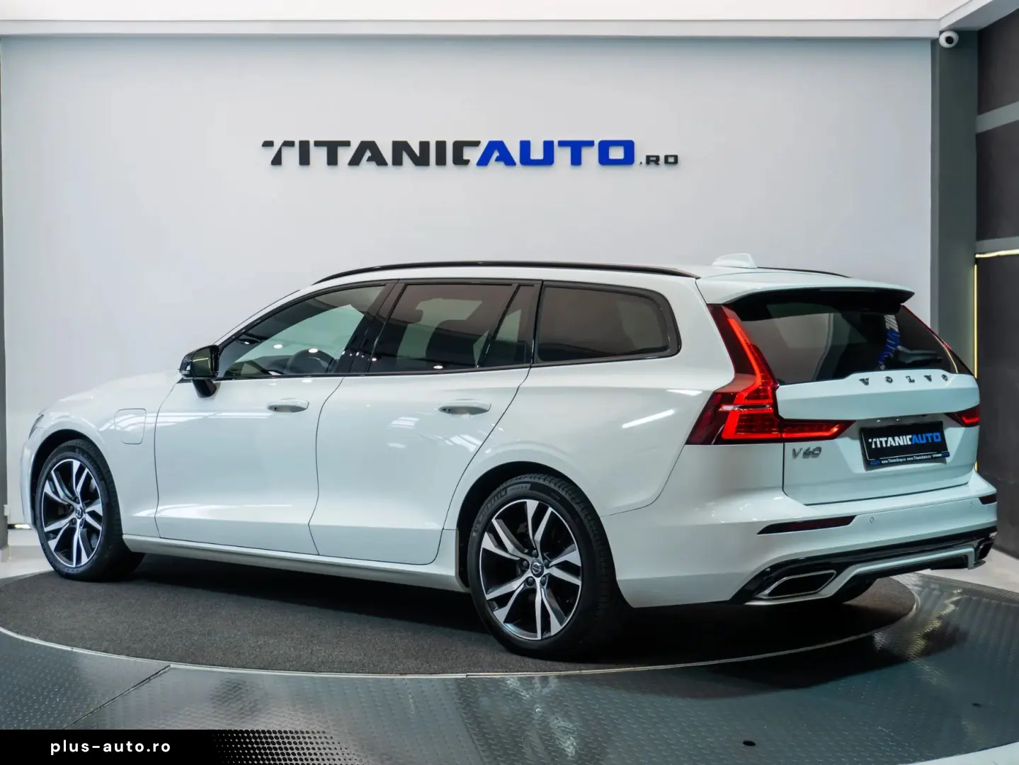 Volvo V60 T6 R-Design Hibrid Plug-In AWD RATE CREDIT LEASING