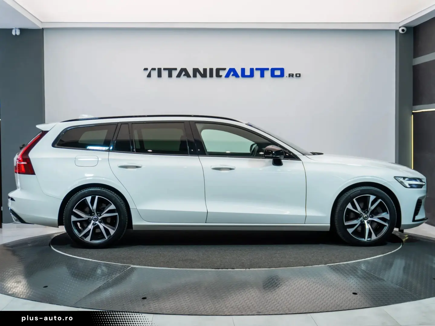 Volvo V60 T6 R-Design Hibrid Plug-In AWD RATE CREDIT LEASING