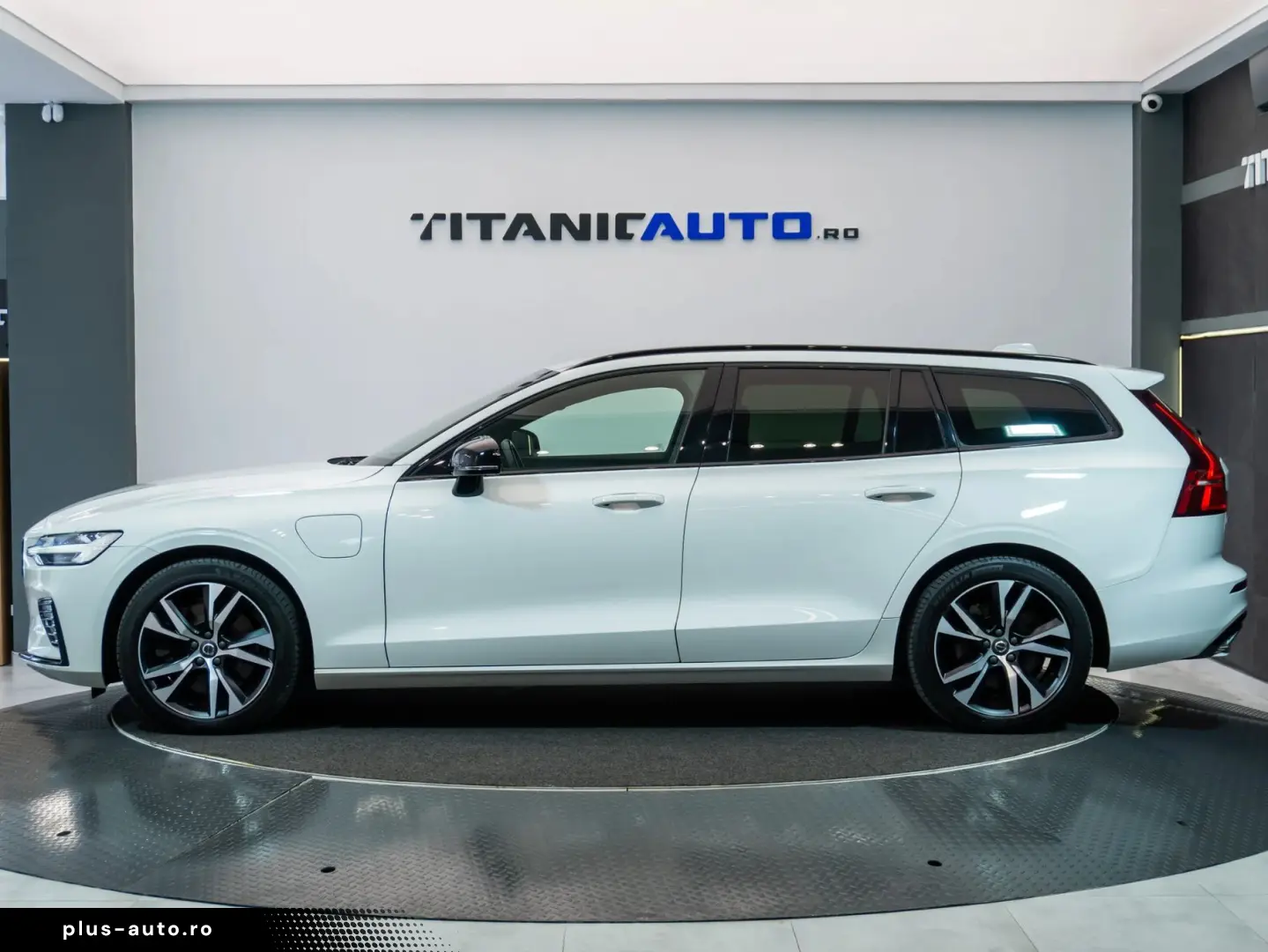 Volvo V60 T6 R-Design Hibrid Plug-In AWD RATE CREDIT LEASING