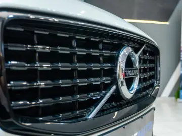 Volvo V60 T6 R-Design Hibrid Plug-In AWD RATE CREDIT LEASING