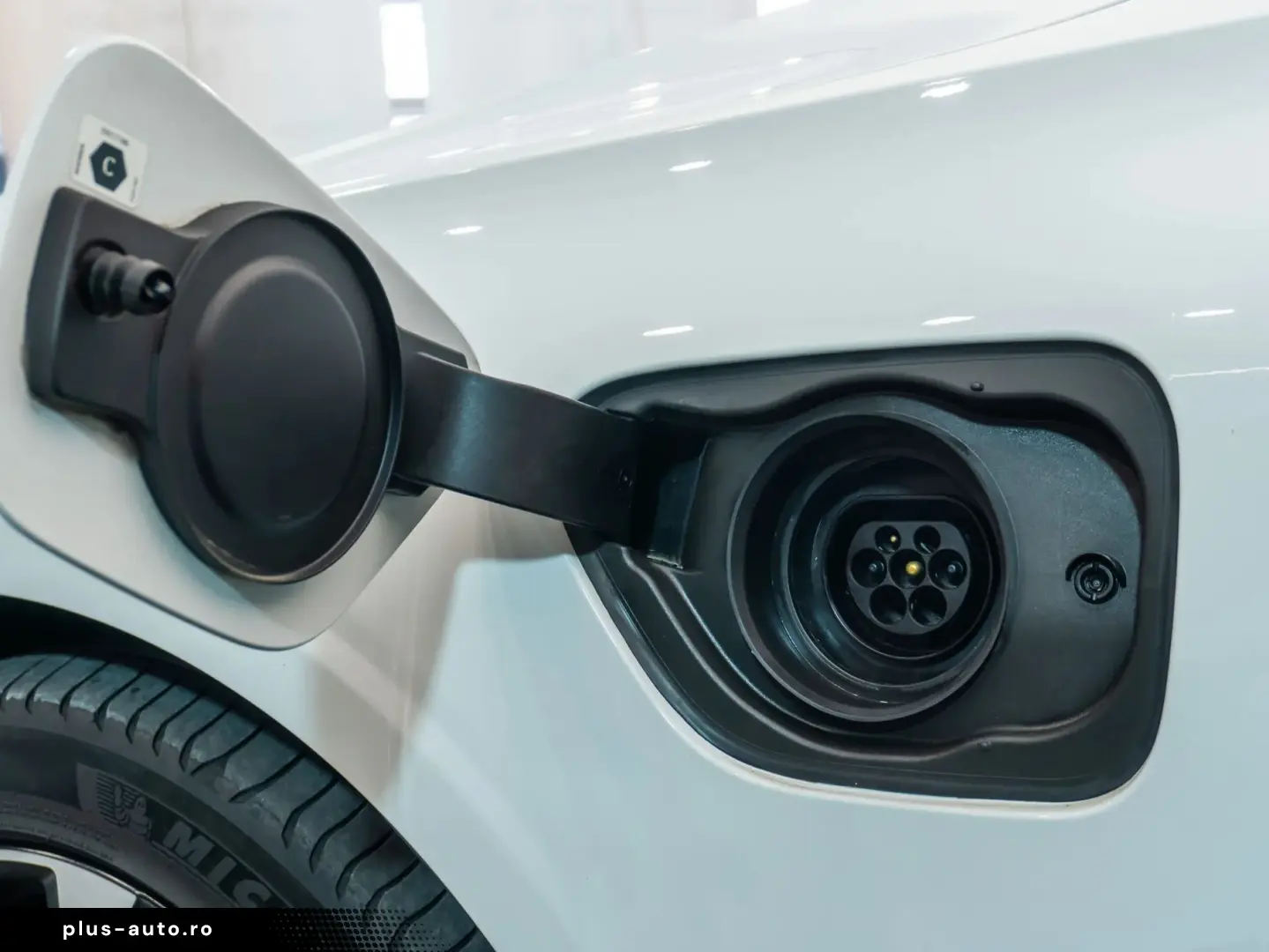 Volvo V60 T6 R-Design Hibrid Plug-In AWD RATE CREDIT LEASING