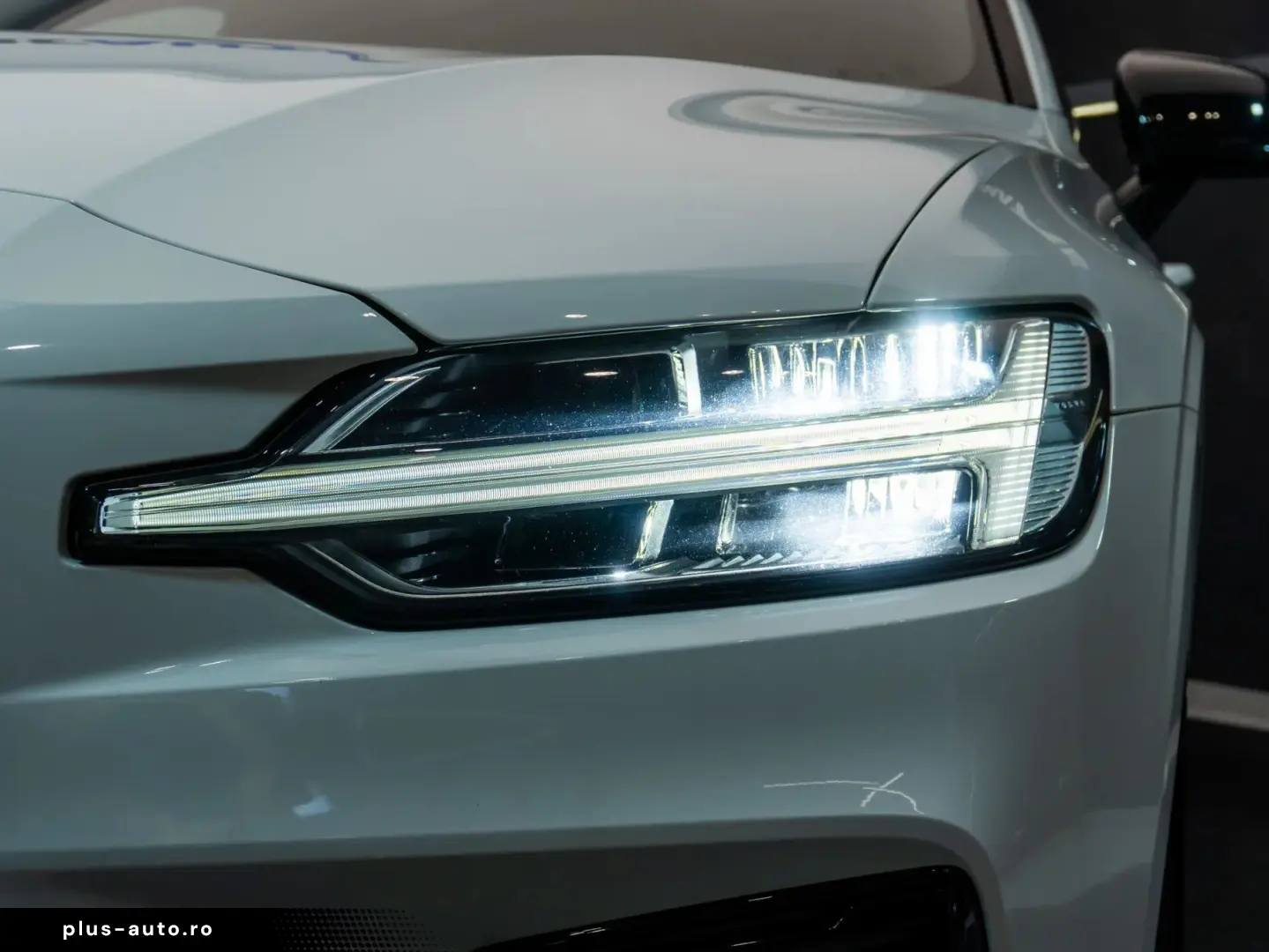 Volvo V60 T6 R-Design Hibrid Plug-In AWD RATE CREDIT LEASING