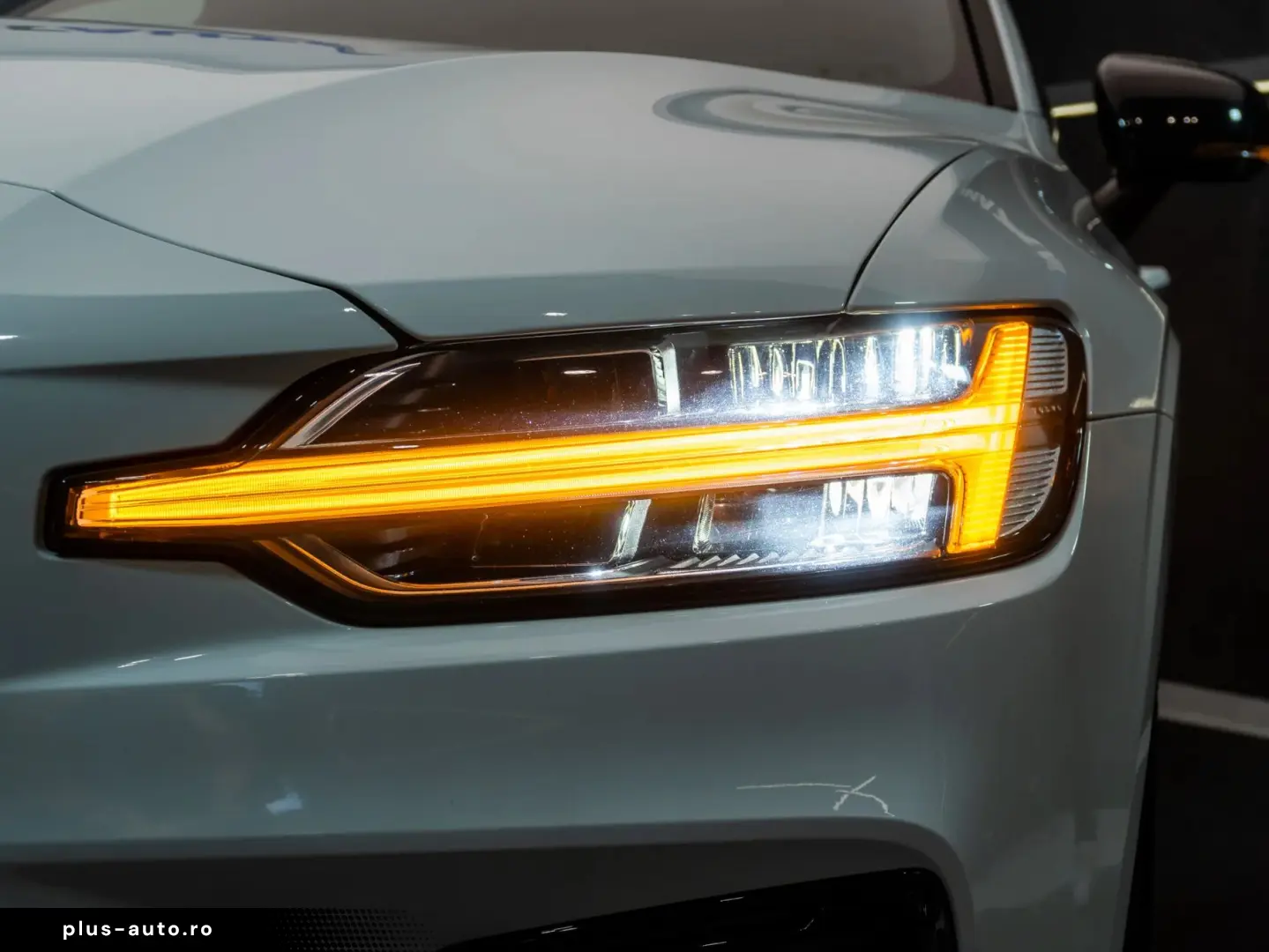 Volvo V60 T6 R-Design Hibrid Plug-In AWD RATE CREDIT LEASING