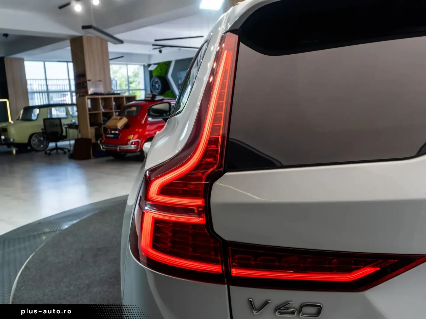 Volvo V60 T6 R-Design Hibrid Plug-In AWD RATE CREDIT LEASING