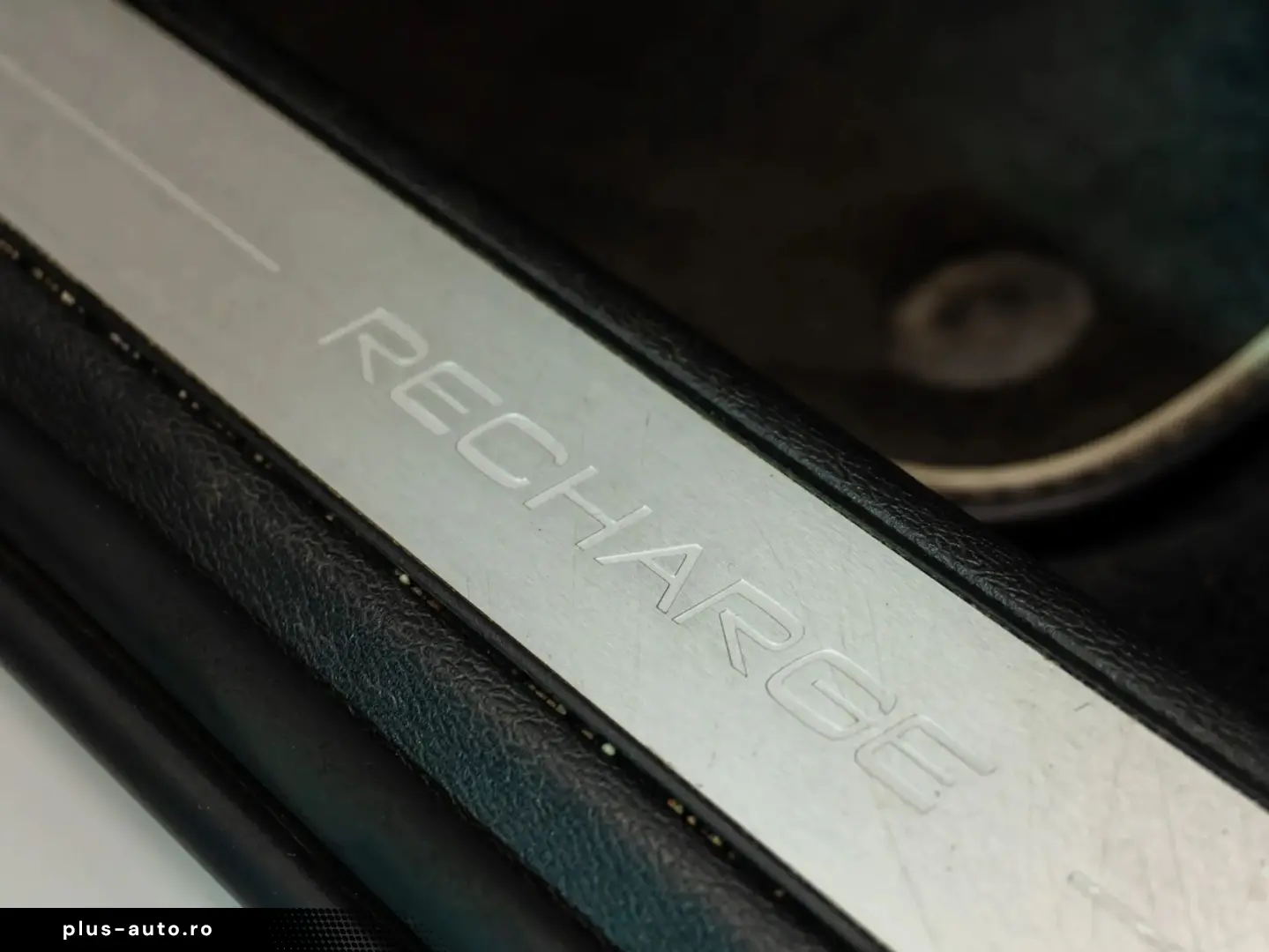 Volvo V60 T6 R-Design Hibrid Plug-In AWD RATE CREDIT LEASING