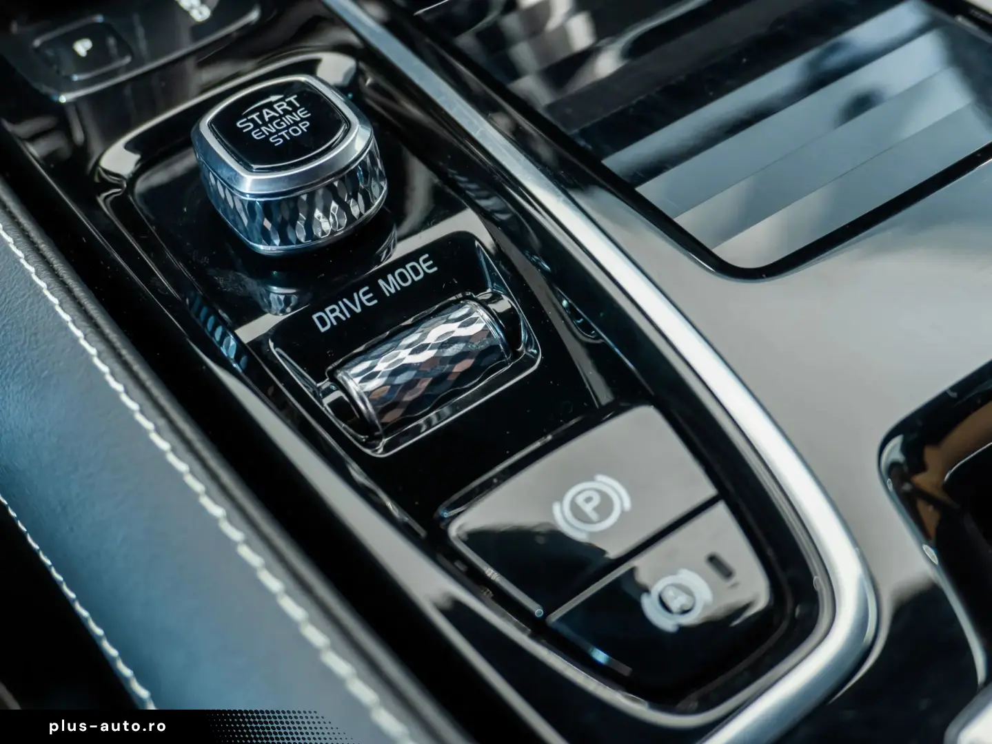 Volvo V60 T6 R-Design Hibrid Plug-In AWD RATE CREDIT LEASING