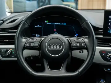 Audi A5 Sportback 30 TDI Mild-Hybrid Panoramic Rate Credit L