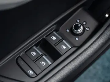 Audi A5 Sportback 30 TDI Mild-Hybrid Panoramic Rate Credit L