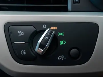 Audi A5 Sportback 30 TDI Mild-Hybrid Panoramic Rate Credit L