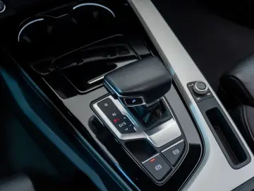 Audi A5 Sportback 30 TDI Mild-Hybrid Panoramic Rate Credit L