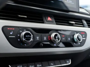 Audi A5 Sportback 30 TDI Mild-Hybrid Panoramic Rate Credit L