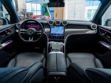 Mercedes-Benz GLC 300 4MATIC • 2.0 Mild Hybrid • AMG Line •