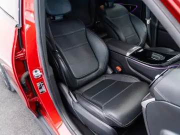 Mercedes-Benz GLC 300 4MATIC • 2.0 Mild Hybrid • AMG Line •