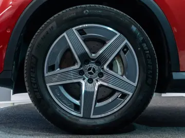 Mercedes-Benz GLC 300 4MATIC • 2.0 Mild Hybrid • AMG Line •