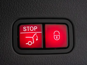 Mercedes-Benz GLC 300 4MATIC • 2.0 Mild Hybrid • AMG Line •