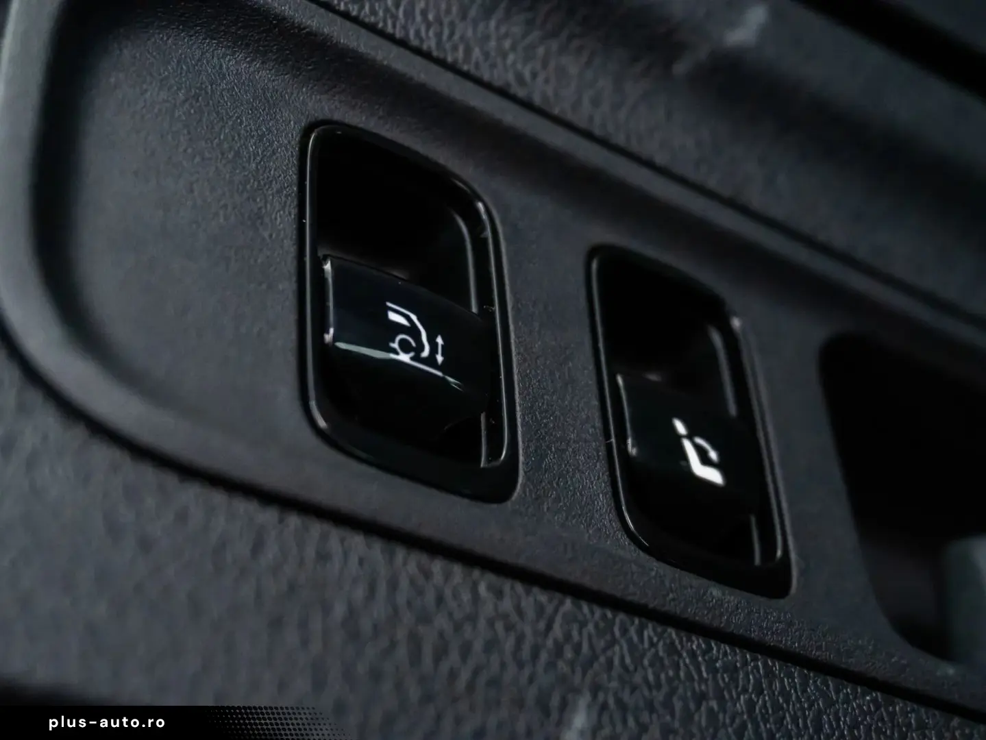 Mercedes-Benz GLC 300 4MATIC • 2.0 Mild Hybrid • AMG Line •