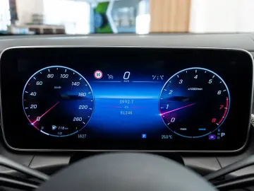 Mercedes-Benz GLC 300 4MATIC • 2.0 Mild Hybrid • AMG Line •