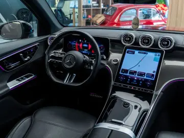 Mercedes-Benz GLC 300 4MATIC • 2.0 Mild Hybrid • AMG Line •