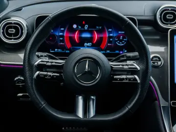 Mercedes-Benz GLC 300 4MATIC • 2.0 Mild Hybrid • AMG Line •