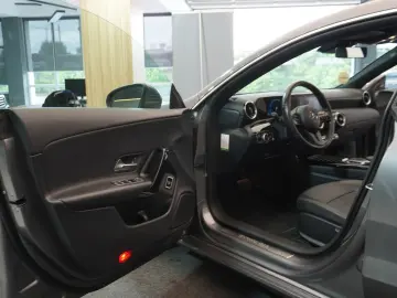 Mercedes-Benz Cla-180 Gen-C118-2019